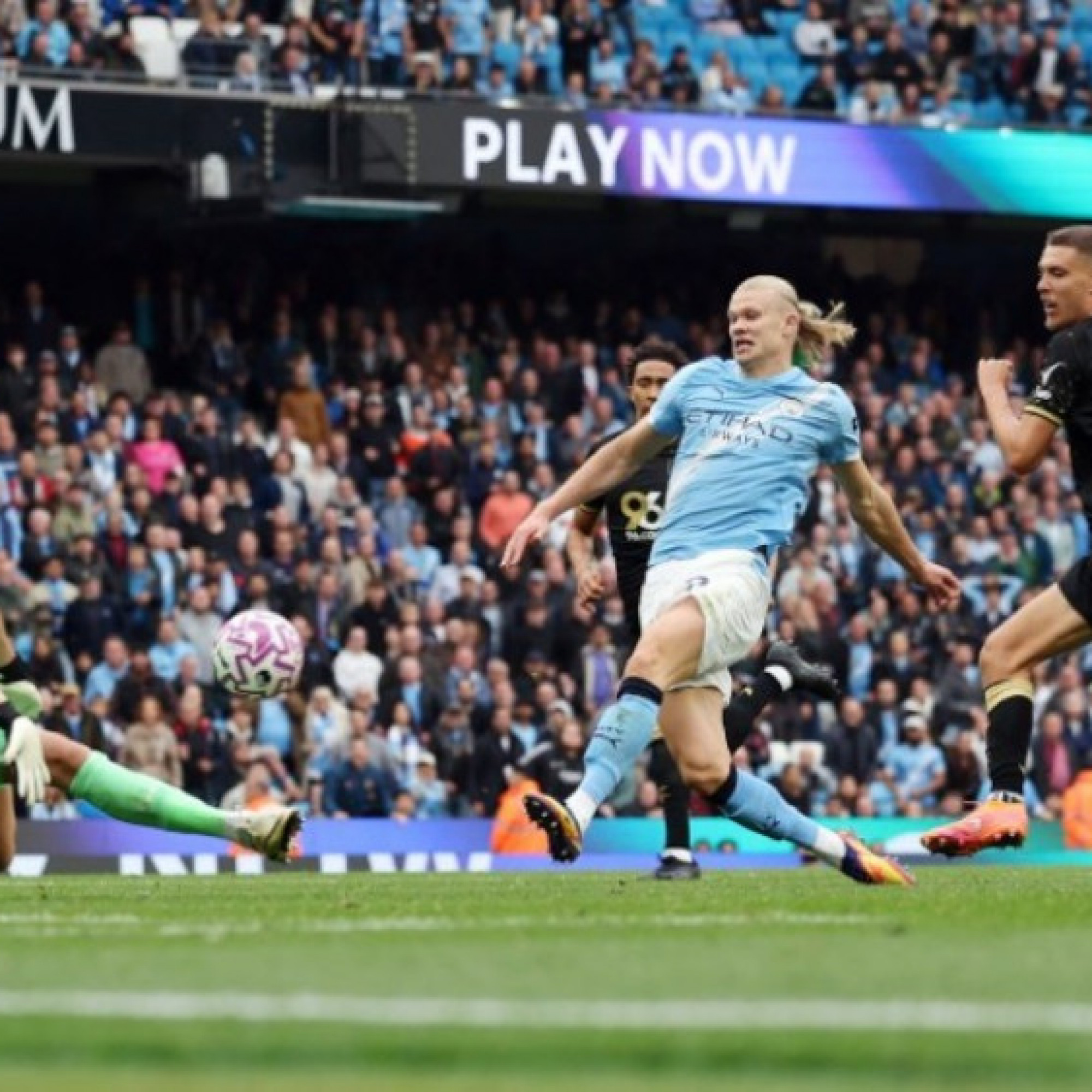  - Dự đoán tỷ số trận HOT: Man City dễ tạo "mưa bàn thắng", Barca thị uy sức mạnh