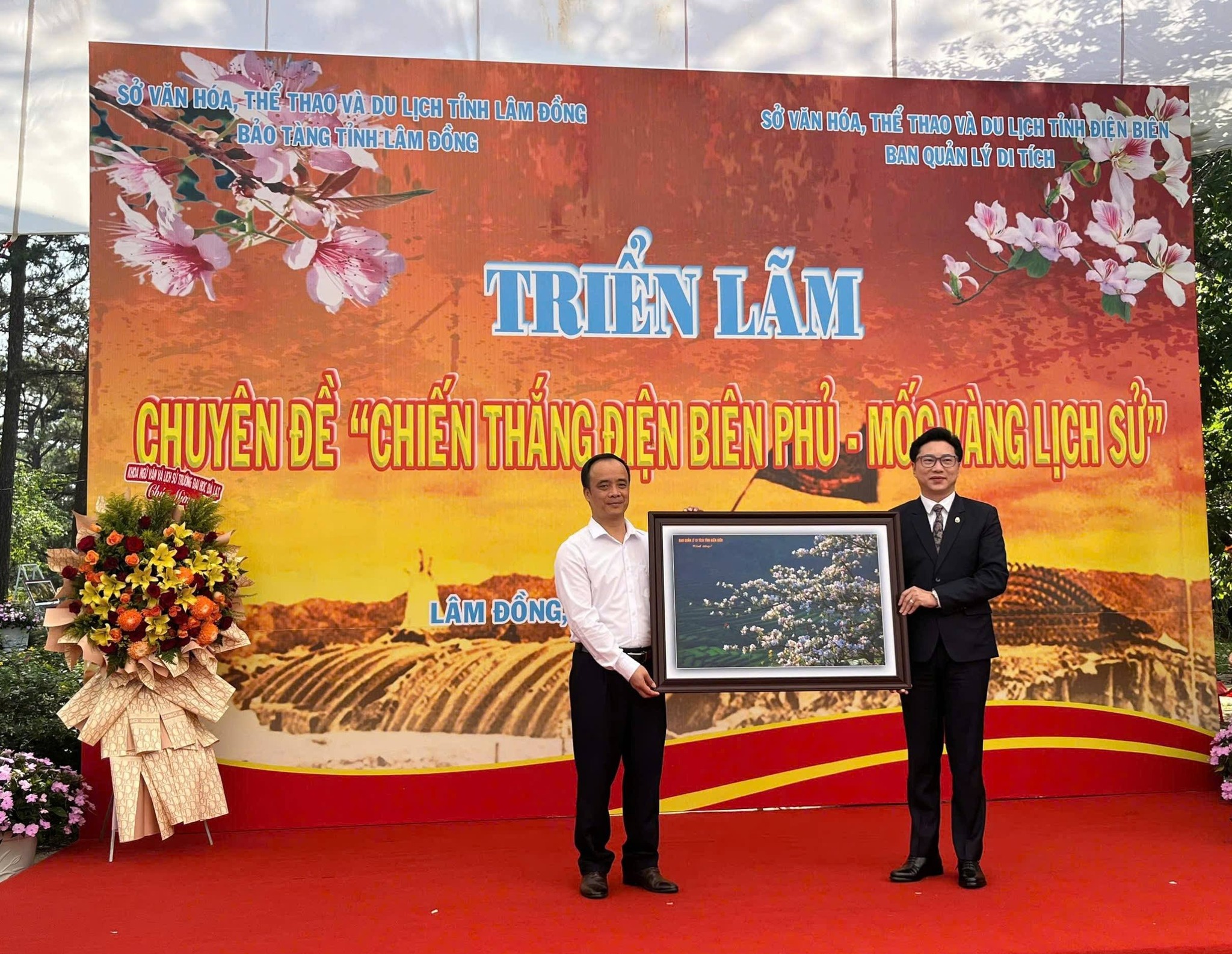 Triển lãm hình ảnh, tư liệu về Chiến dịch Điện Biên Phủ tại Đà Lạt - 2