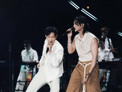 GREY D và Hoàng Dũng “song kiếm hợp bích”: Lần đầu live Mới Hôm Qua gây sốt, 10 nghìn người hò reo không ngớt