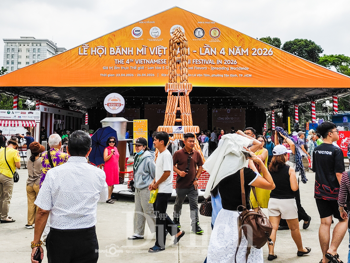 “Tung lò mò” lần đầu xuất hiện: Làn gió lạ giữa vạn bánh mì quen - 8