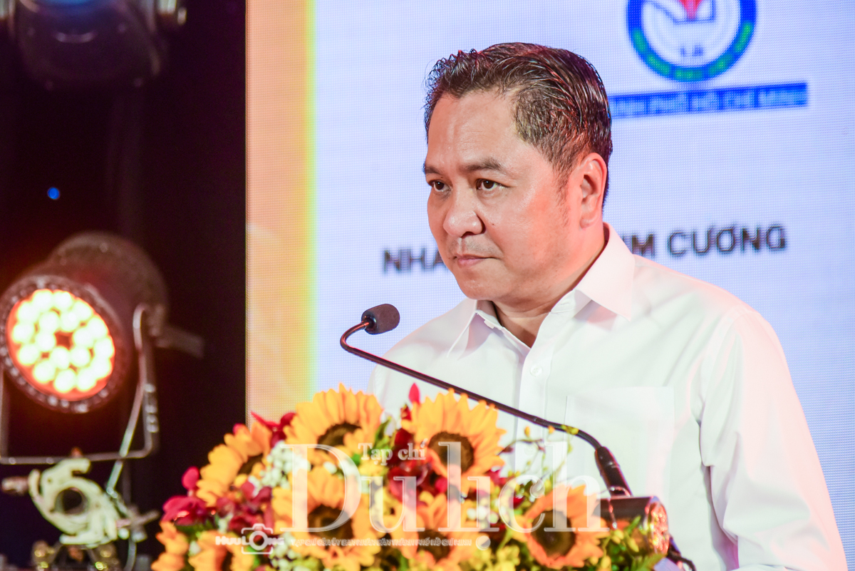 Rộn ràng đêm khai mạc Lễ hội bánh mì, nghìn nghịt du khách háo hức chen chân - 8