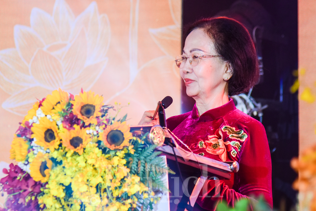 Rộn ràng đêm khai mạc Lễ hội bánh mì, nghìn nghịt du khách háo hức chen chân - 5