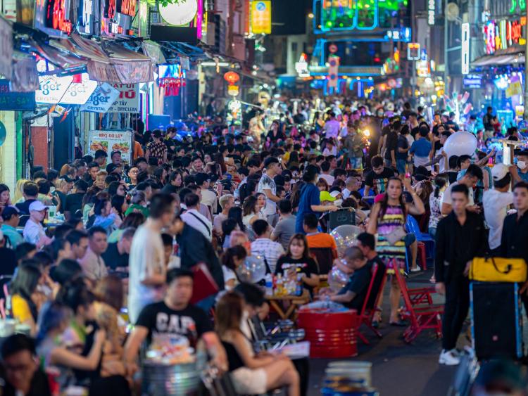 “48 giờ vàng” và nghịch lý dòng tiền rời khỏi trung tâm TP.HCM - 2