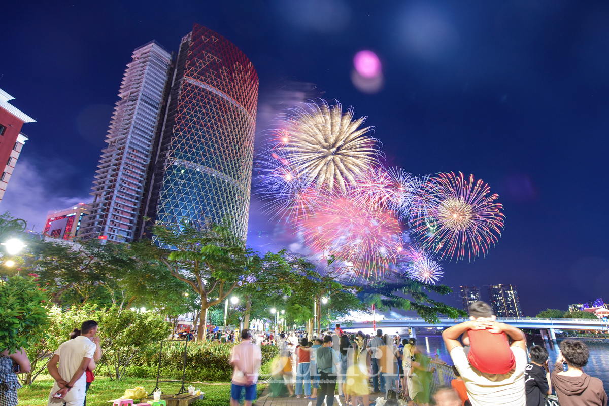 Hai kỳ nghỉ cách nhau vài ngày, tạo nên 'combo nghỉ lễ' hiếm có - 3