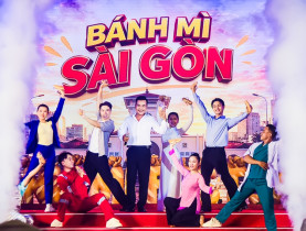  - Rộn ràng đêm khai mạc Lễ hội bánh mì, nghìn nghịt du khách háo hức chen chân