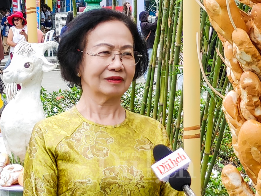 “Tung lò mò” lần đầu xuất hiện: Làn gió lạ giữa vạn bánh mì quen - 12