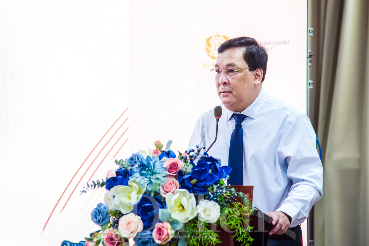 Lưu giữ linh hồn đô thị qua những khung hình rực rỡ sắc màu tươi mới - 4