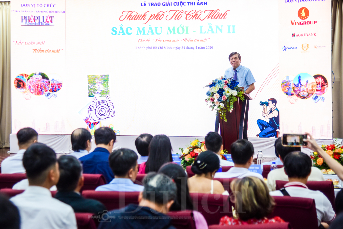 Lưu giữ linh hồn đô thị qua những khung hình rực rỡ sắc màu tươi mới - 5