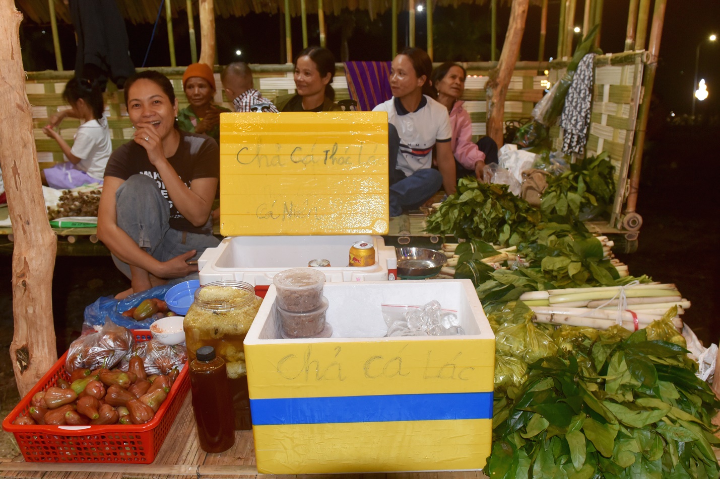 khong gian van hoa  doc dao o cho phien son tay thuong - 6