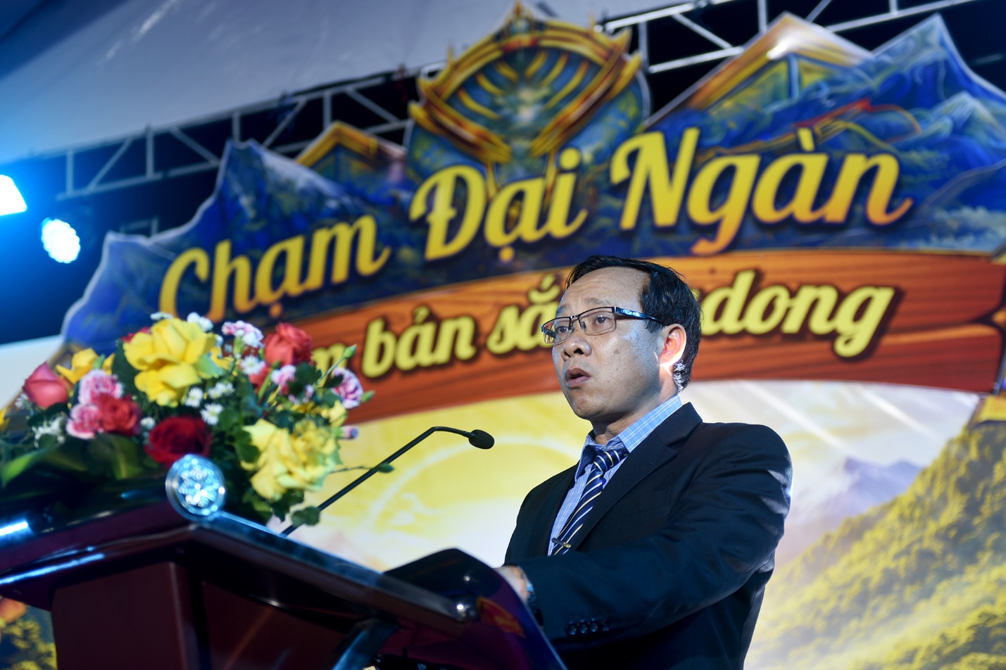 khong gian van hoa  doc dao o cho phien son tay thuong - 9