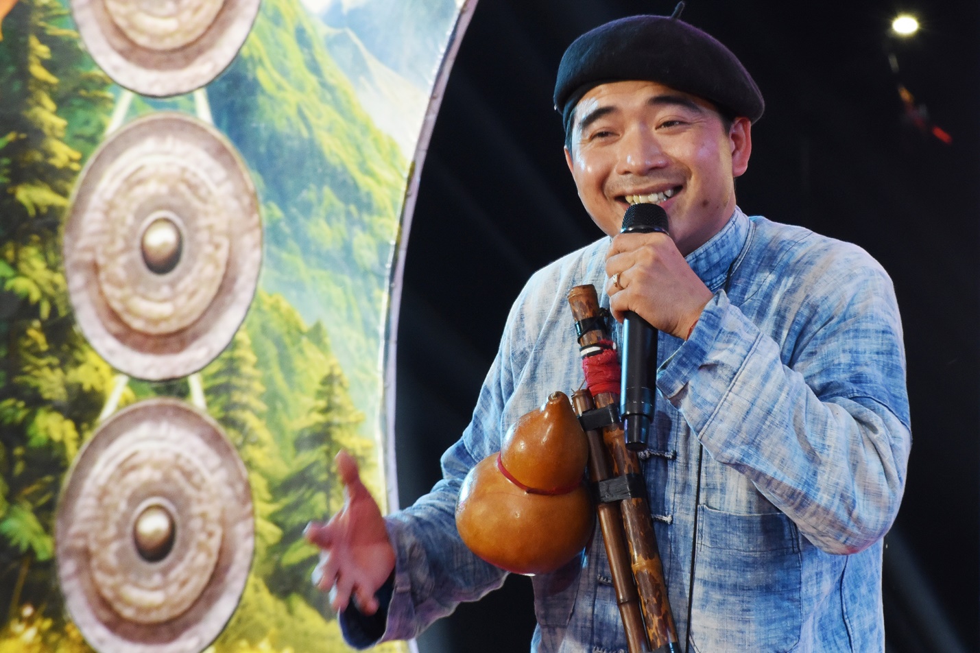 khong gian van hoa  doc dao o cho phien son tay thuong - 18