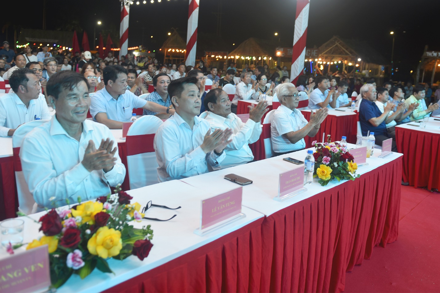 khong gian van hoa  doc dao o cho phien son tay thuong - 10