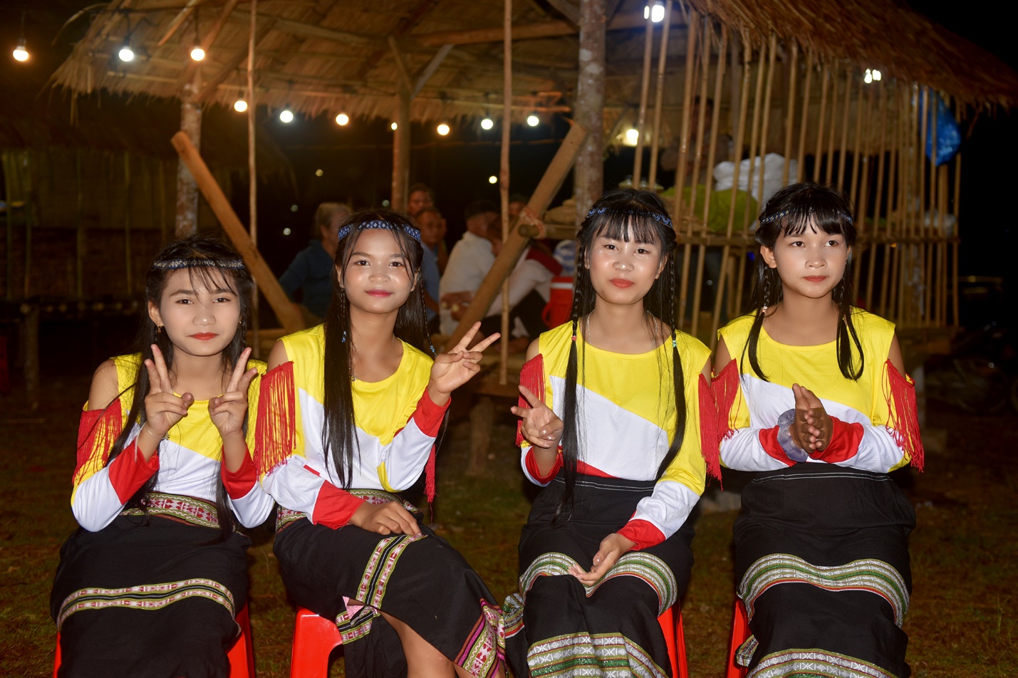 khong gian van hoa  doc dao o cho phien son tay thuong - 14