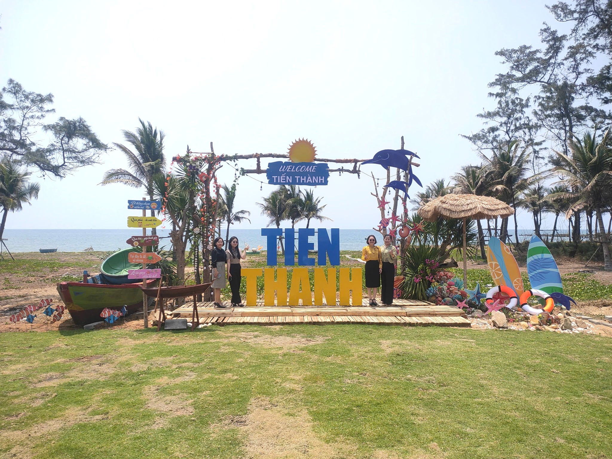 Vùng biển Lâm Đồng xuất hiện mô hình check-in mới lạ - 2