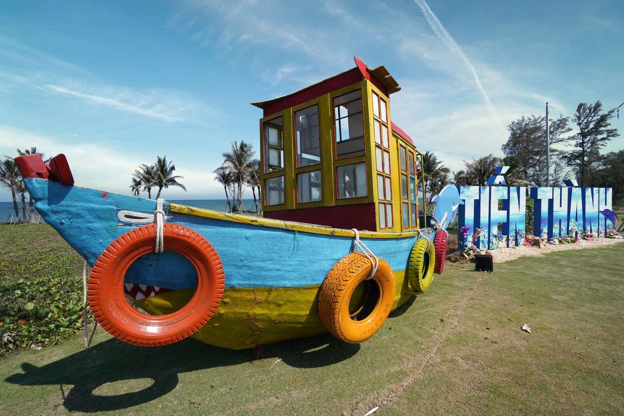 Vùng biển Lâm Đồng xuất hiện mô hình check-in mới lạ - 3