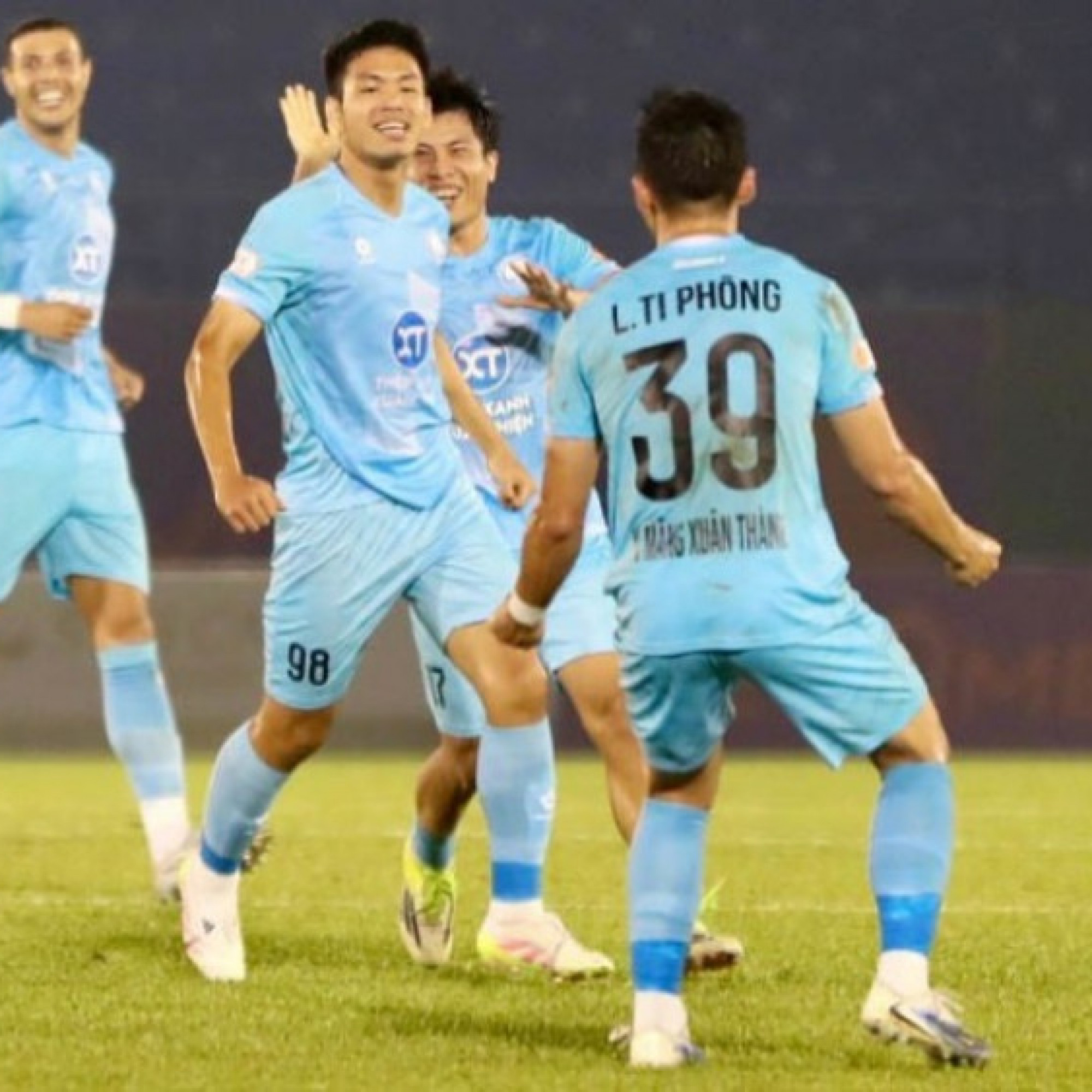 Thể thao - Trực tiếp bóng đá Becamex TP.HCM - Nam Định: Không có bàn vượt lên (V-League) (Hết giờ)