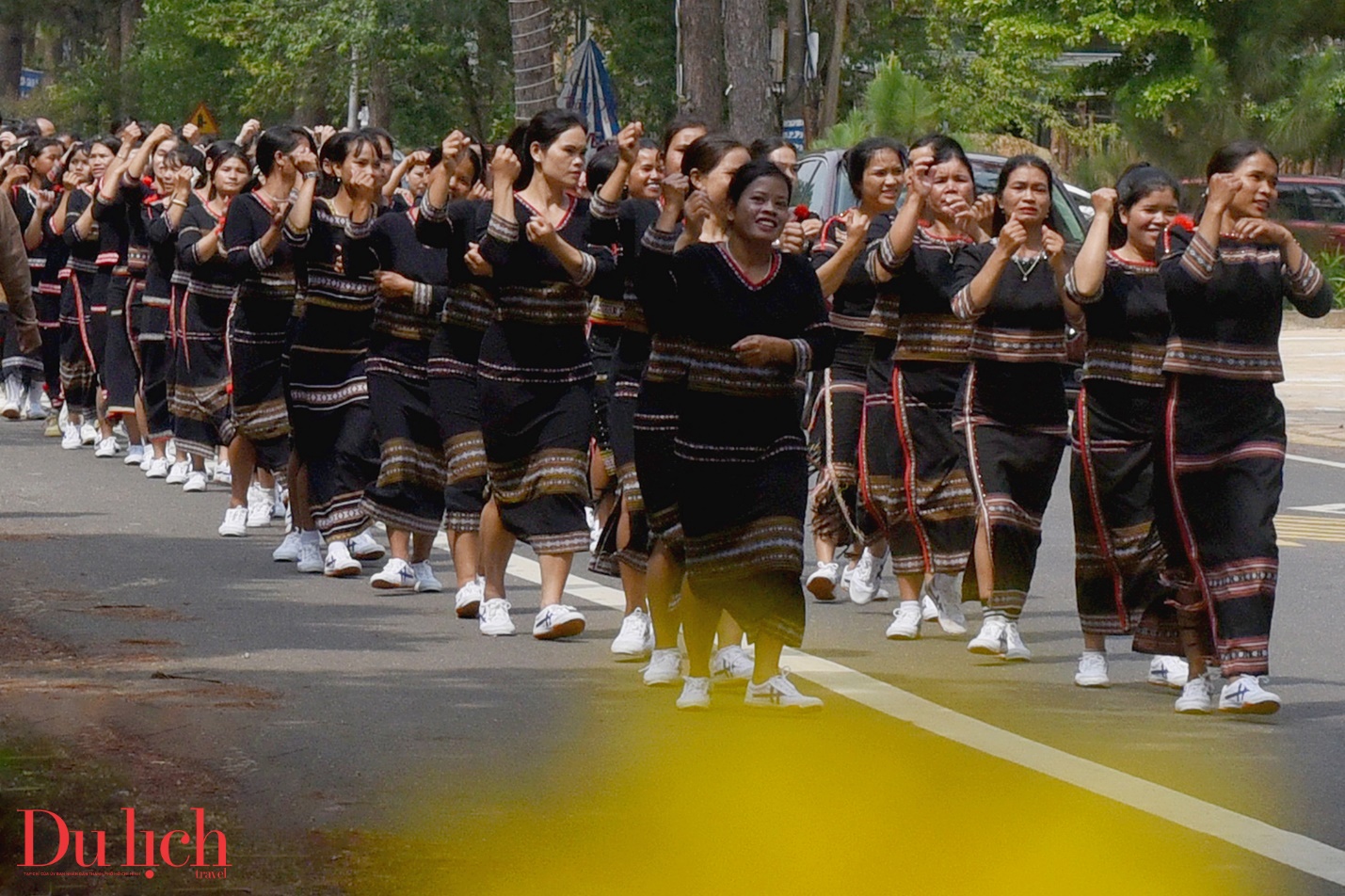 hang tram nghe nhan, nghe si dong dien le hoi duong pho o mang den - 6
