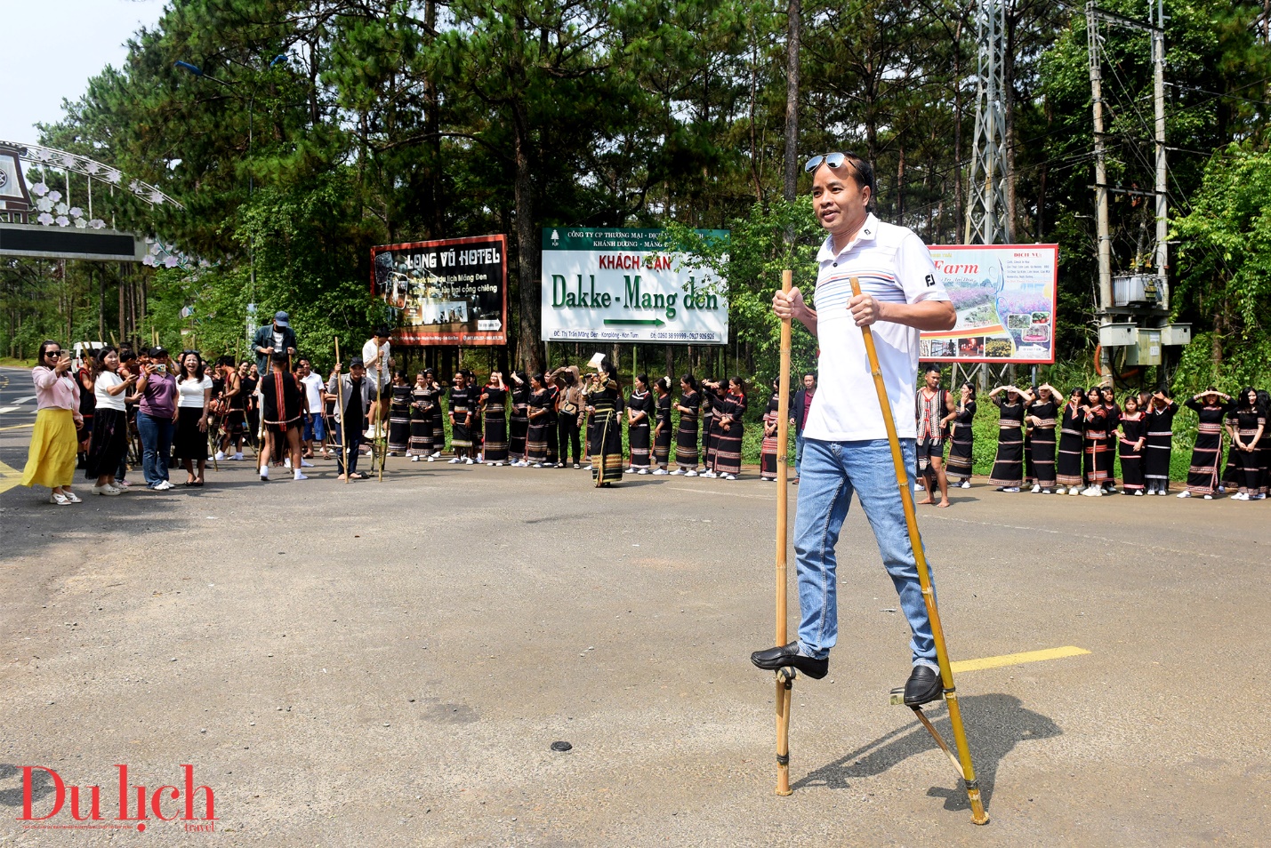 hang tram nghe nhan, nghe si dong dien le hoi duong pho o mang den - 14
