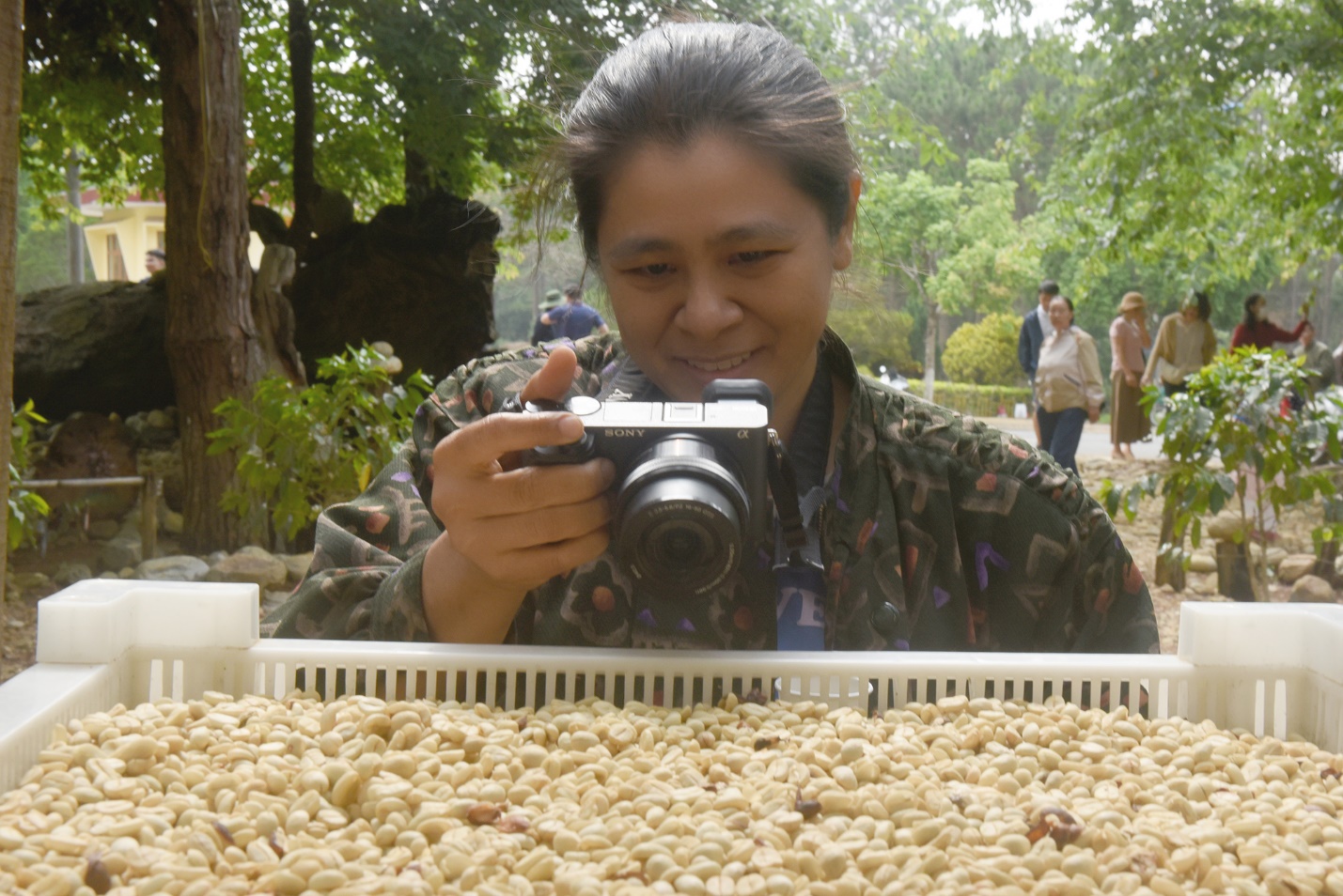khong gian trai nghiem ca phe doc dao o vuon tuong nghe thuat mang den - 8