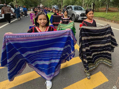  - Hàng trăm nghệ nhân, nghệ sĩ đồng diễn Lễ hội đường phố ở Măng Đen