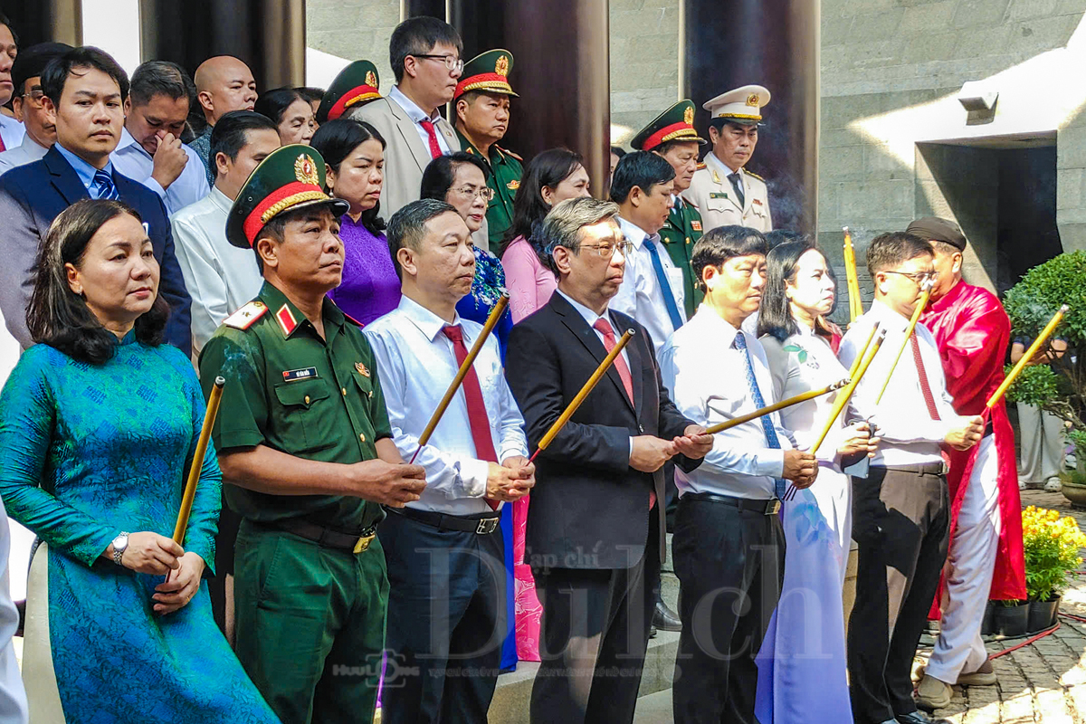 Dù ai đi ngược về xuôi, nhớ ngày Giỗ Tổ mùng Mười tháng Ba - 4