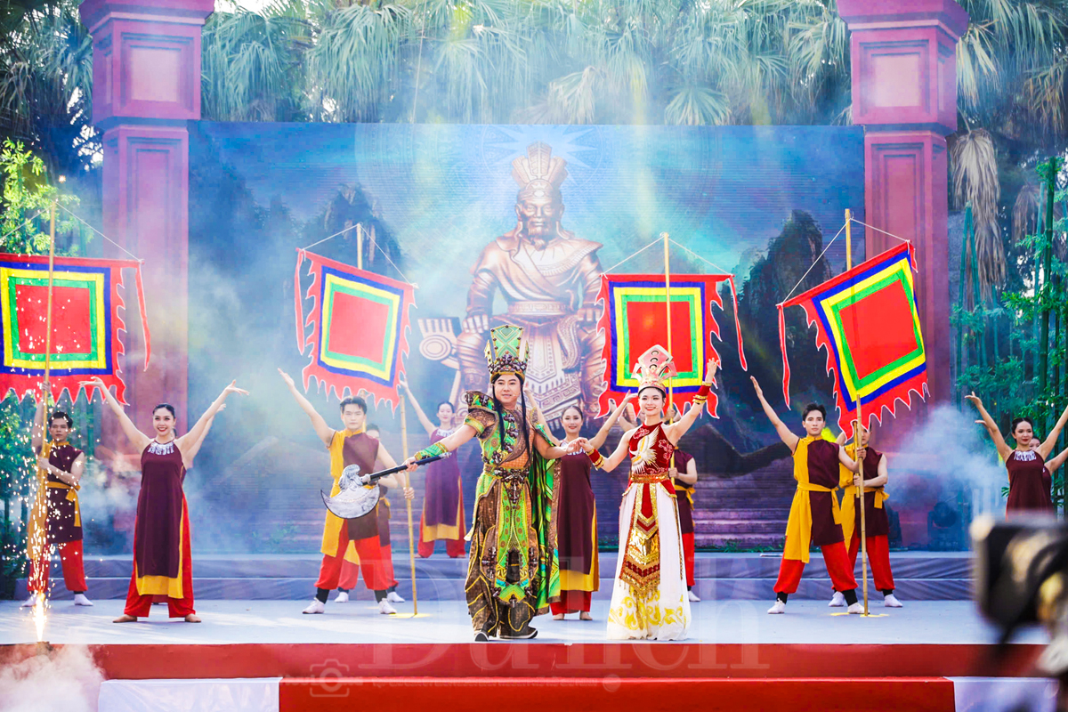 Dù ai đi ngược về xuôi, nhớ ngày Giỗ Tổ mùng Mười tháng Ba - 1