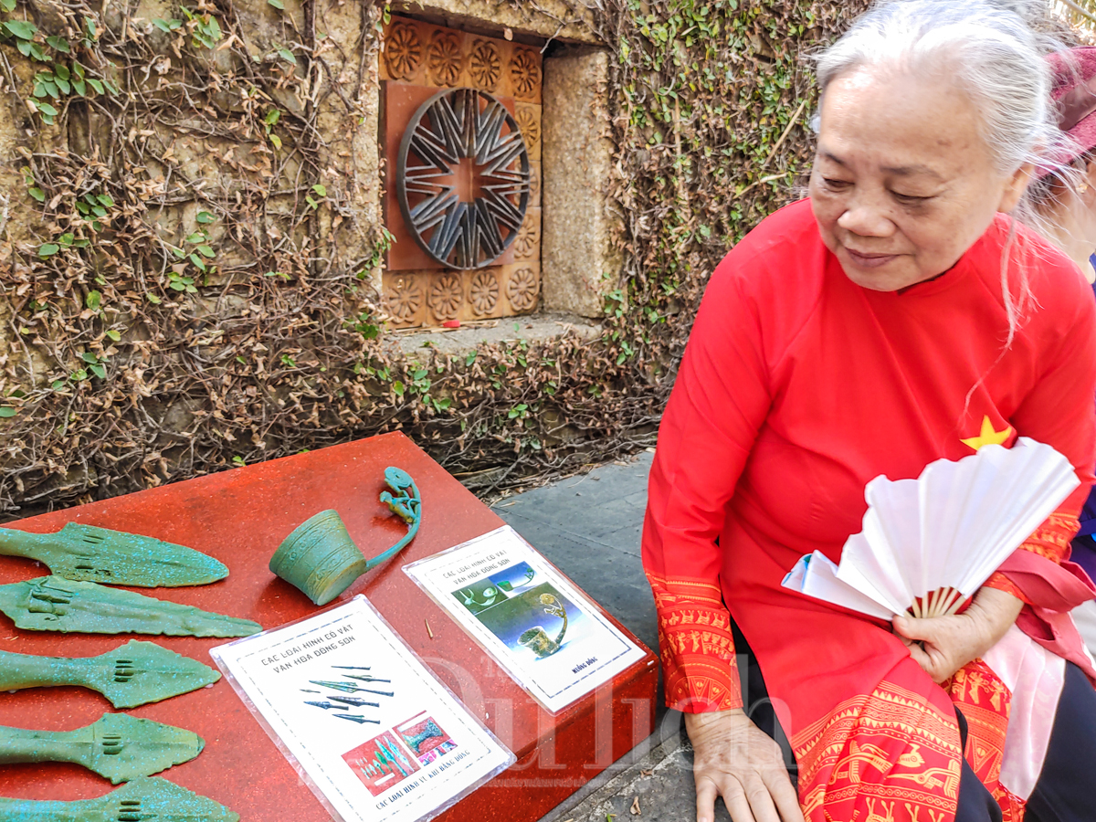 Độc đáo bộ sưu tập cổ vật lộ thiên đánh thức hồn cốt nghìn năm giữa lòng thành phố - 9