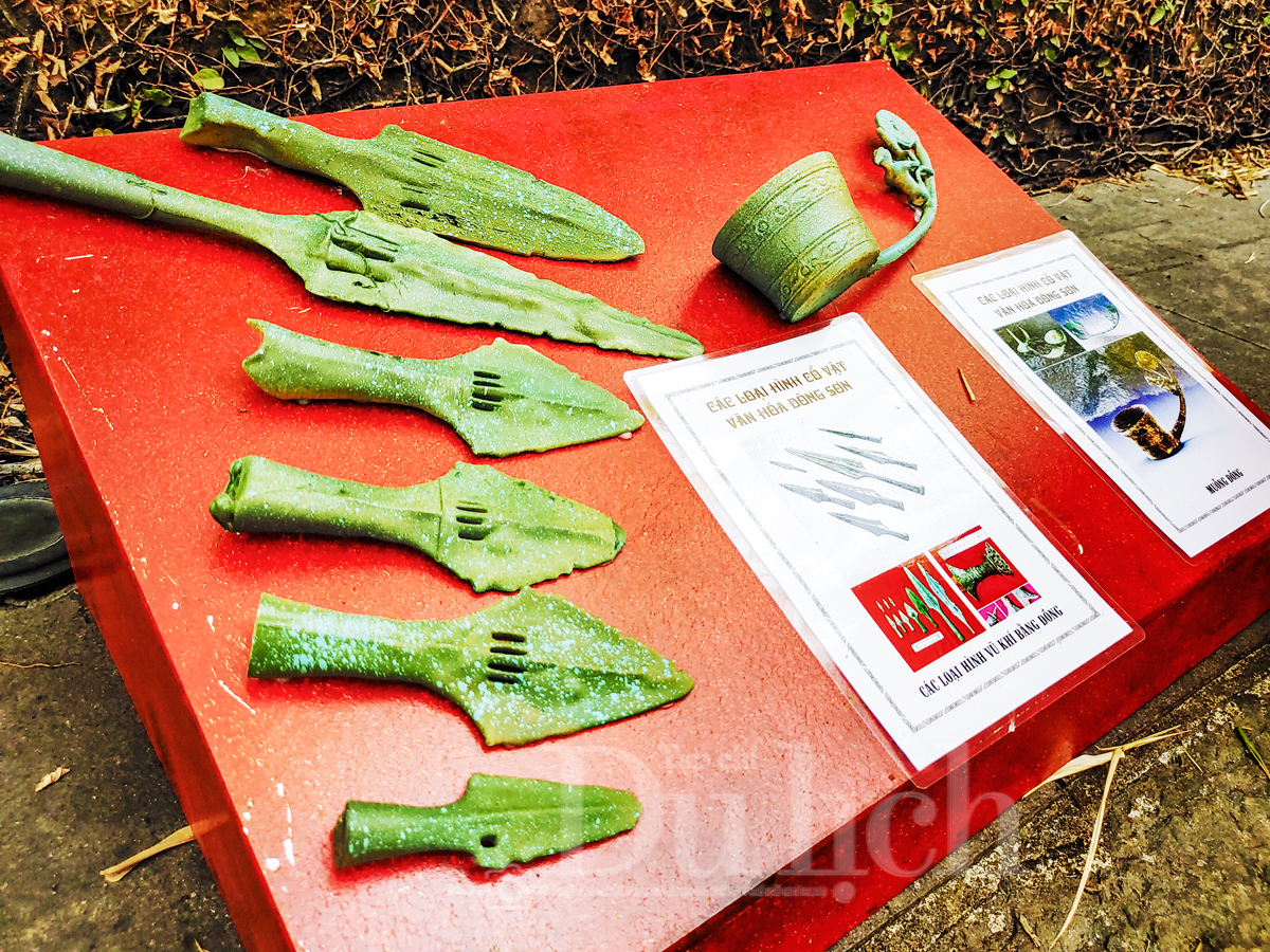 Độc đáo bộ sưu tập cổ vật lộ thiên đánh thức hồn cốt nghìn năm giữa lòng thành phố - 6