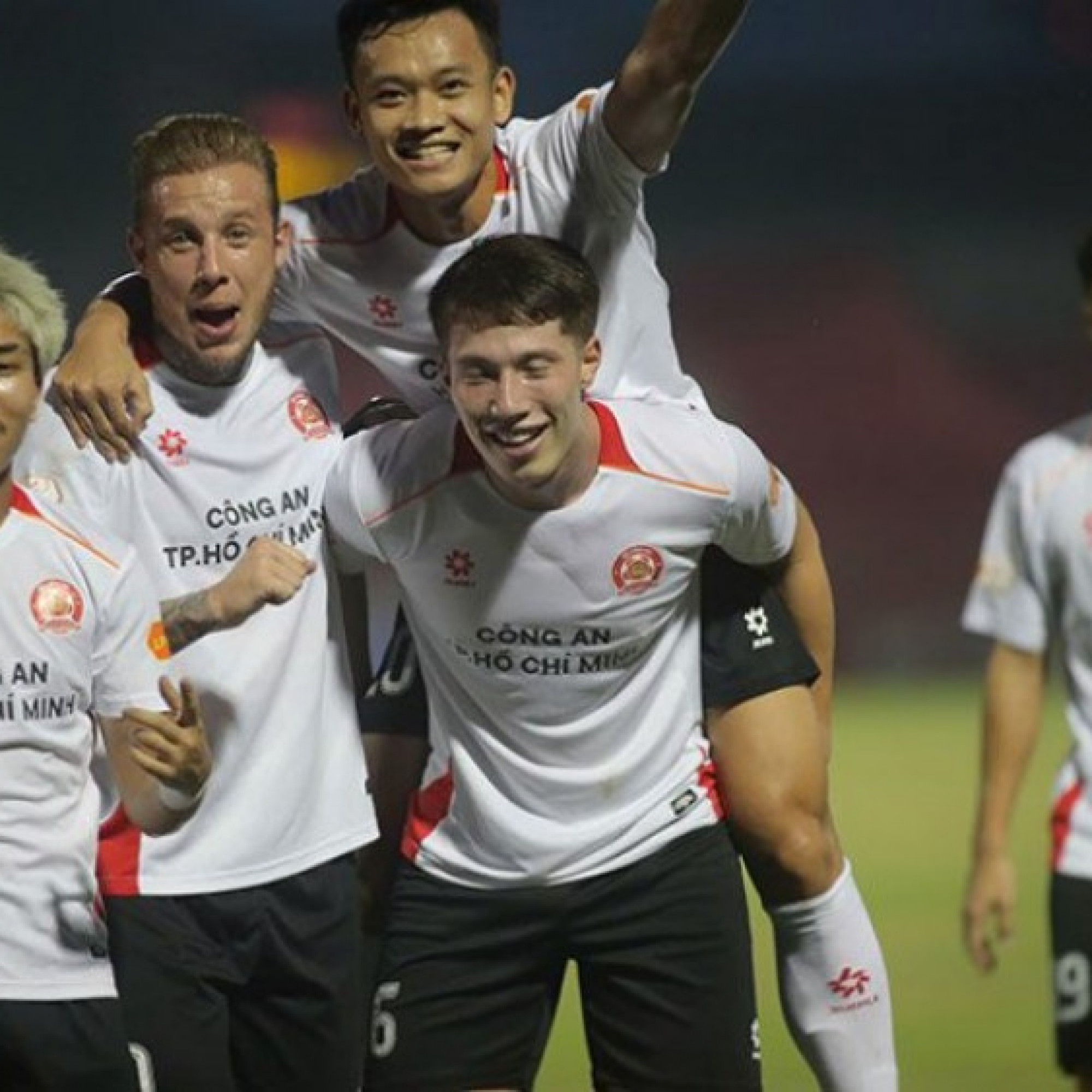  - Video bóng đá Hà Tĩnh - Công an TP.HCM: Hàng công "thông nòng" khi vắng Tiến Linh (V-League)