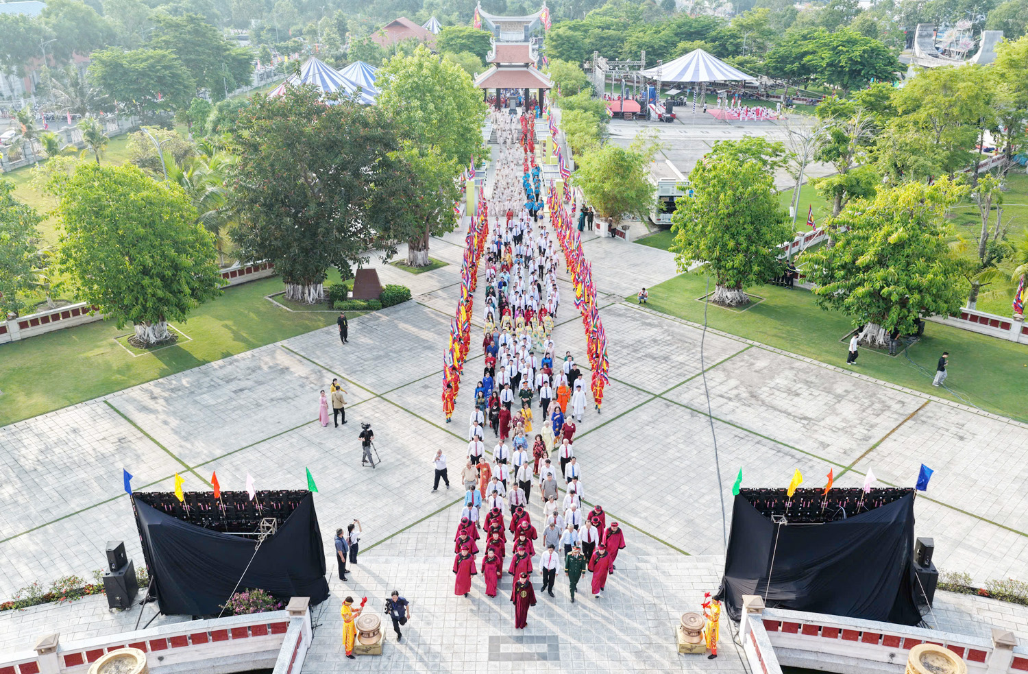 Thờ cúng các Vua Hùng là truyền thống văn hóa - 6