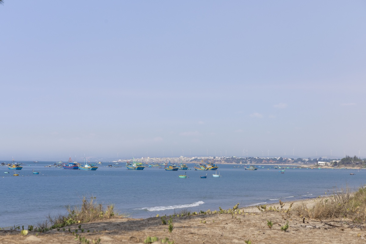 ky nghi le: cam trai o mien bien hoang so voi cat vang, hang duong ri rao - 12