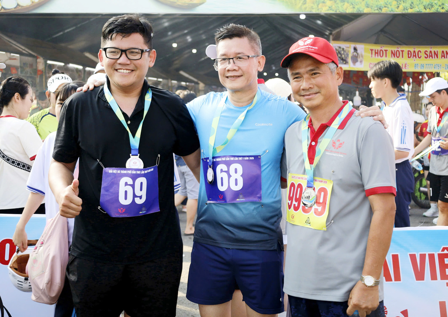 Hàng nghìn vận động viên chạy việt dã tại Lễ hội Đền thờ Vua Hùng ở Cần Thơ - 1