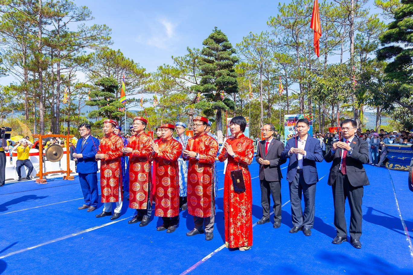 Đông đảo du khách đến dự Lễ Giỗ Tổ Hùng Vương tại Lâm Đồng - 6