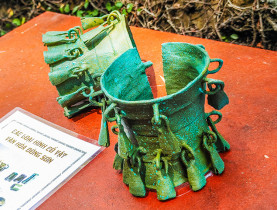 Thể thao - Độc đáo bộ sưu tập cổ vật lộ thiên đánh thức hồn cốt nghìn năm giữa lòng thành phố