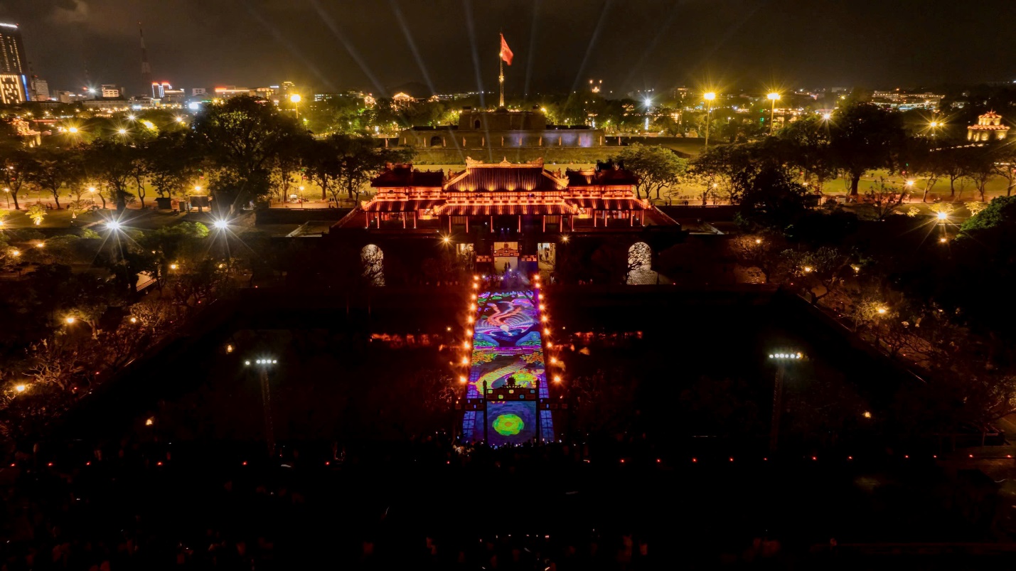 Vào Đại nội Huế xem ‘Hoàng cung Huyền ảo’ - 1