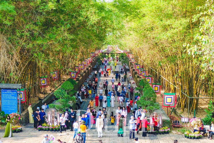 Dù ai đi ngược về xuôi, nhớ ngày Giỗ Tổ mùng Mười tháng Ba - 8