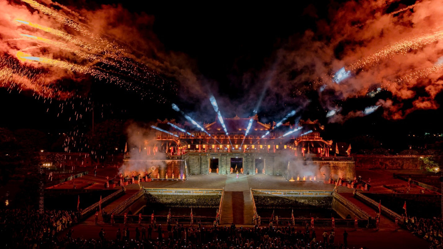 Vào Đại nội Huế xem ‘Hoàng cung Huyền ảo’ - 7