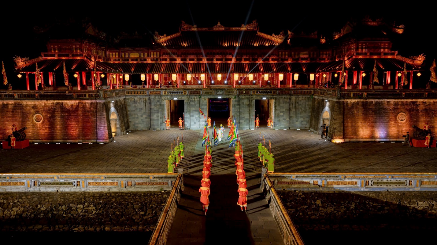 Vào Đại nội Huế xem ‘Hoàng cung Huyền ảo’ - 9