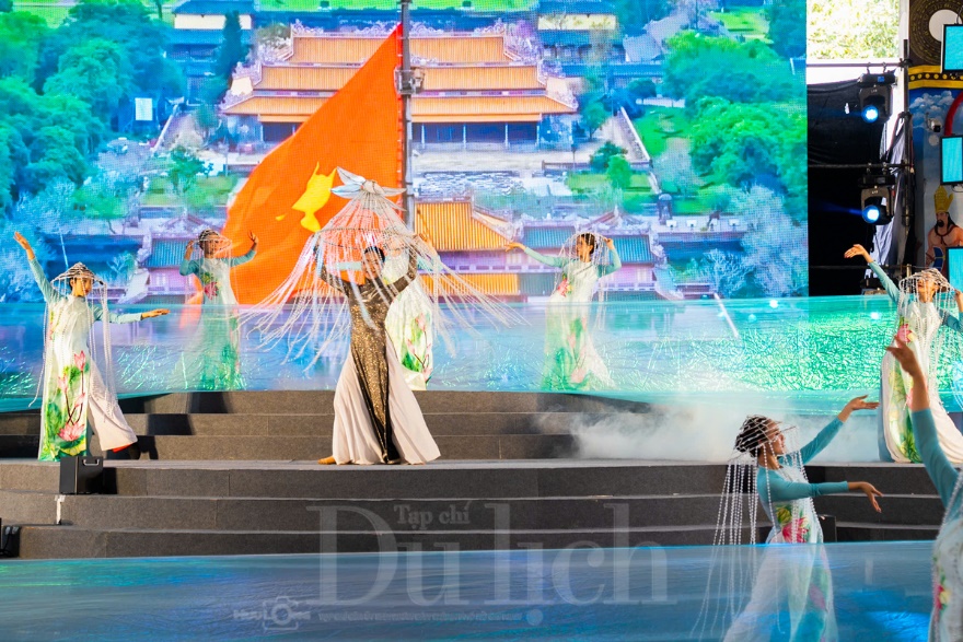 Hướng về cội nguồn, du lịch TP.HCM thêm sức hút dịp Giỗ Tổ Hùng Vương - 12