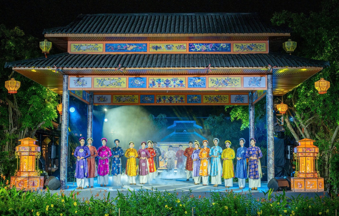 Vào Đại nội Huế xem ‘Hoàng cung Huyền ảo’ - 14