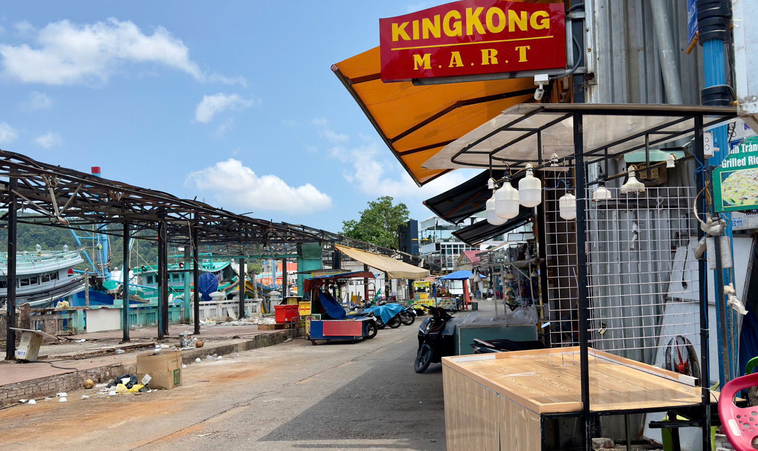 Chợ đêm Phú Quốc tháo dỡ một phần nhưng vẫn hoạt động bình thường - 3