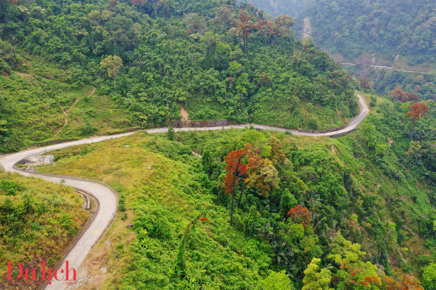 cung duong truong son dong dep nhu mo vao mua hoa no - 16