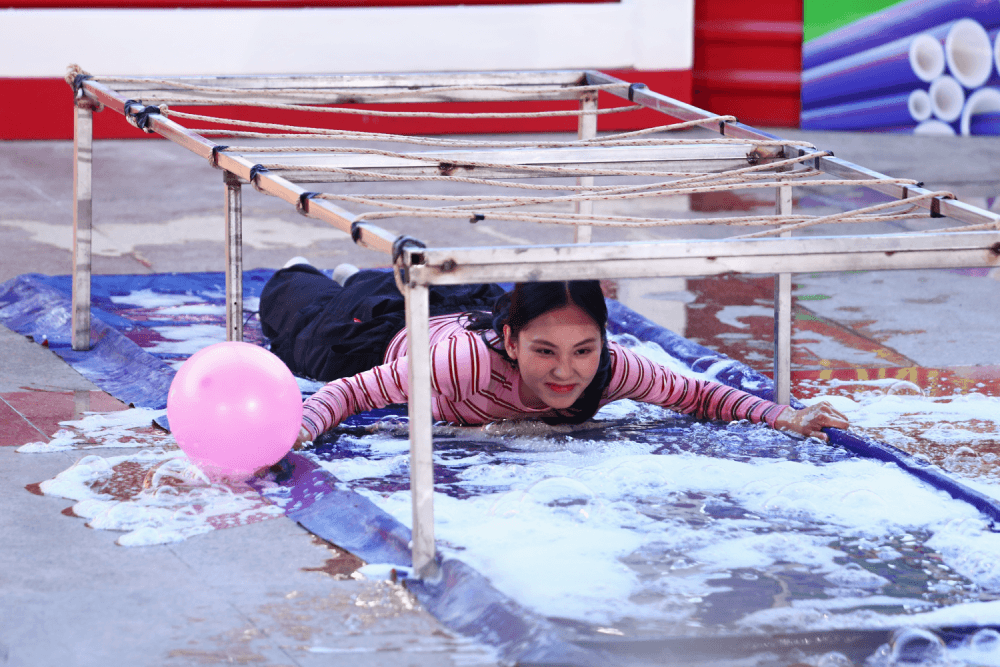 MC Thanh Thảo, Trương Đình Hoàng, Mai Phương xúc động trước hoàn cảnh người phụ nữ tần tảo lo cho chồng bệnh cùng 3 con thơ - 4