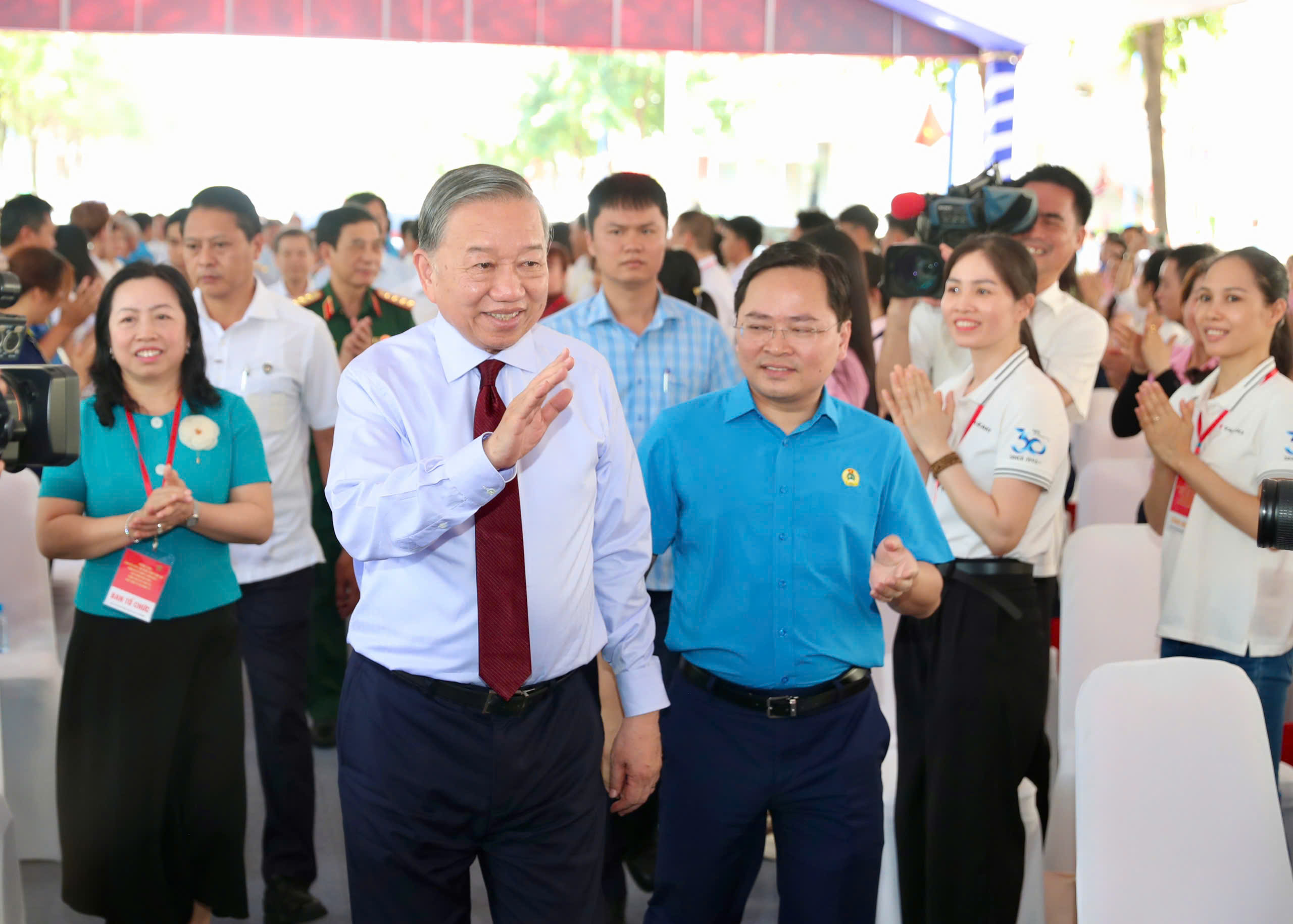 Tổng Bí thư, Chủ tịch nước Tô Lâm thăm công nhân tại khu nhà ở xã hội - 1