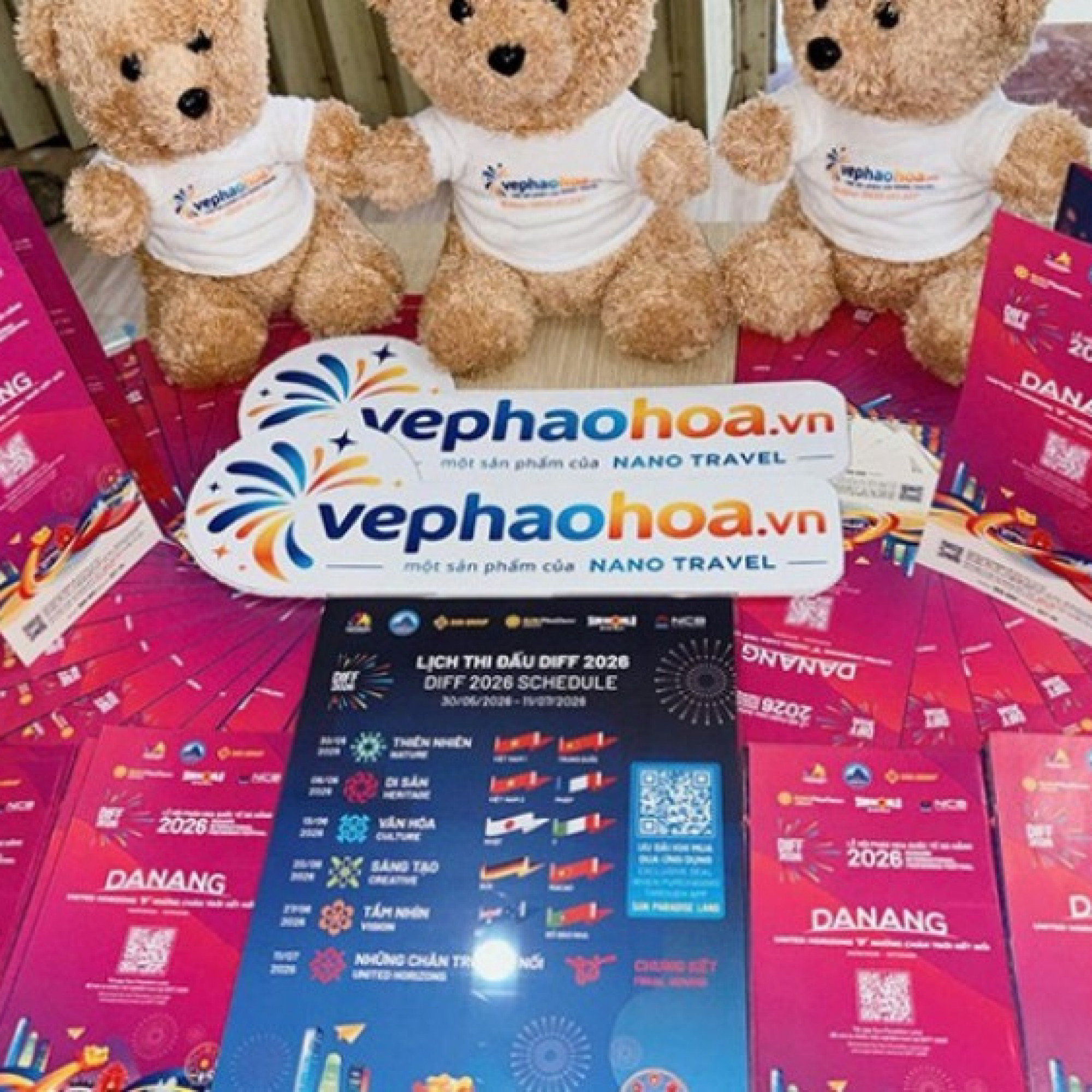 Mua vé pháo hoa Đà Nẵng được tặng gấu bông xinh xắn