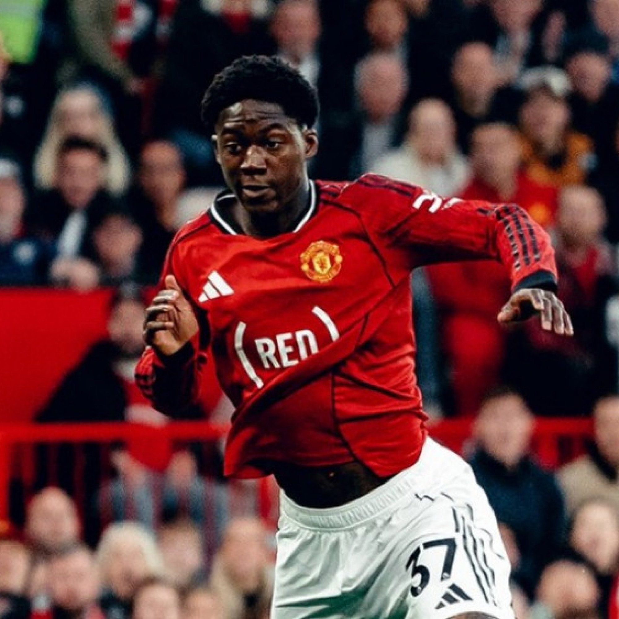  - Nóng MU "trói chân" Mainoo đến năm 2031, tăng lương gấp 4 lần