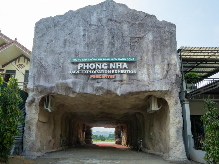 Thám hiểm Hang động Phong Nha theo cách mới, rẻ tiền hơn nhiều lần