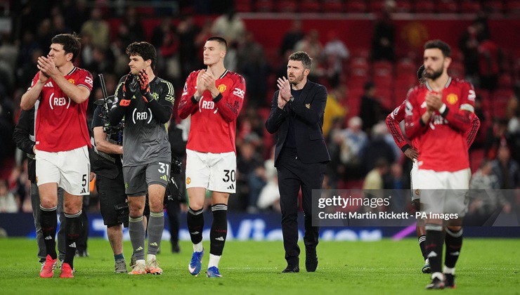 MU thắng 2 trận liên tiếp: Carrick ca ngợi Casemiro - Fernandes, gửi chiến thư tới Liverpool - 1