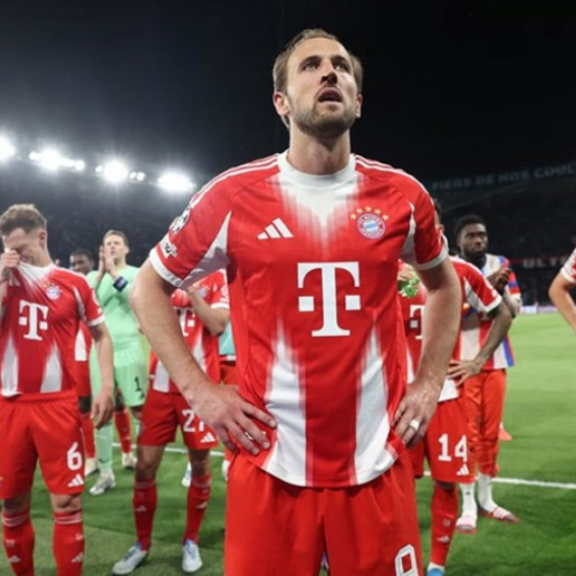  - Rooney chê PSG - Bayern đá như "học sinh", Kane phản ứng khó tin