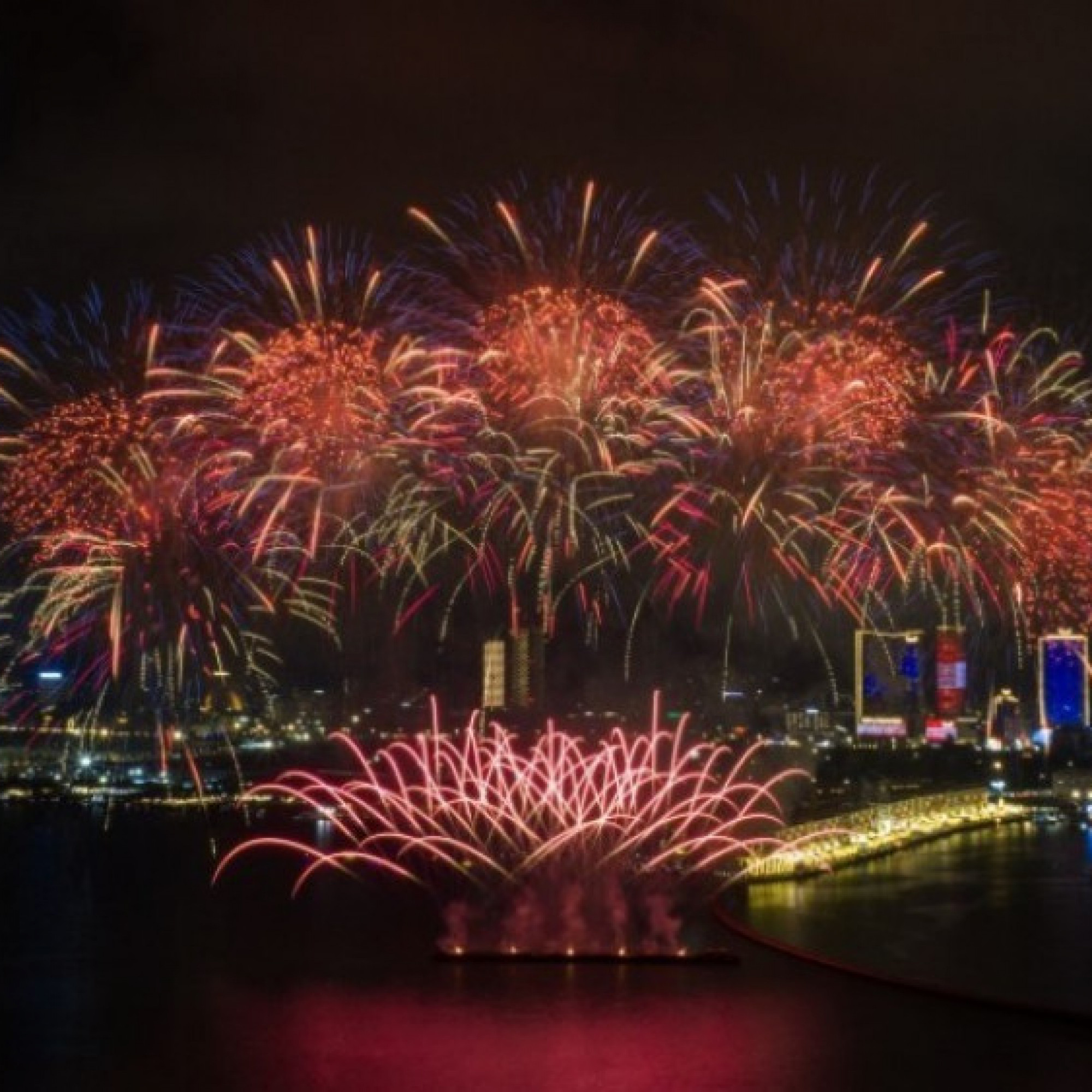  - Một ngày hai lần pháo hoa: Quảng Ninh trở thành tâm điểm du lịch dịp 30/4 – 1/5